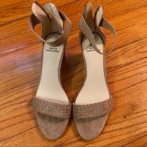 White Mountain Shoes | Eryn Desert Heel | Size 8.5